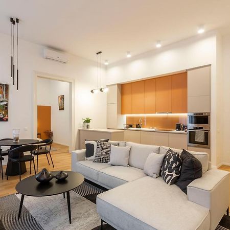 Luxurious Minimalist Residence With Sauna By Prestige Homes 布达佩斯 外观 照片