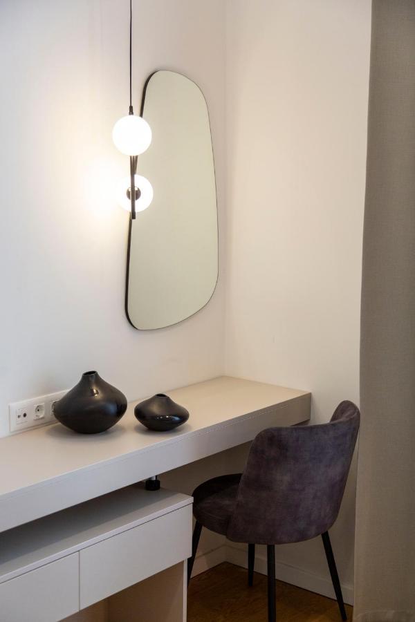 Luxurious Minimalist Residence With Sauna By Prestige Homes 布达佩斯 外观 照片