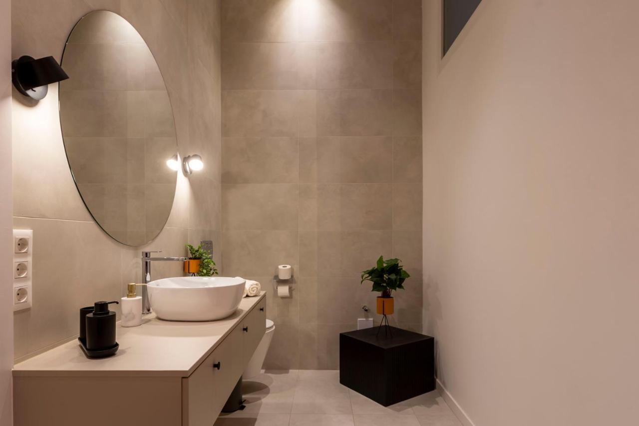 Luxurious Minimalist Residence With Sauna By Prestige Homes 布达佩斯 外观 照片